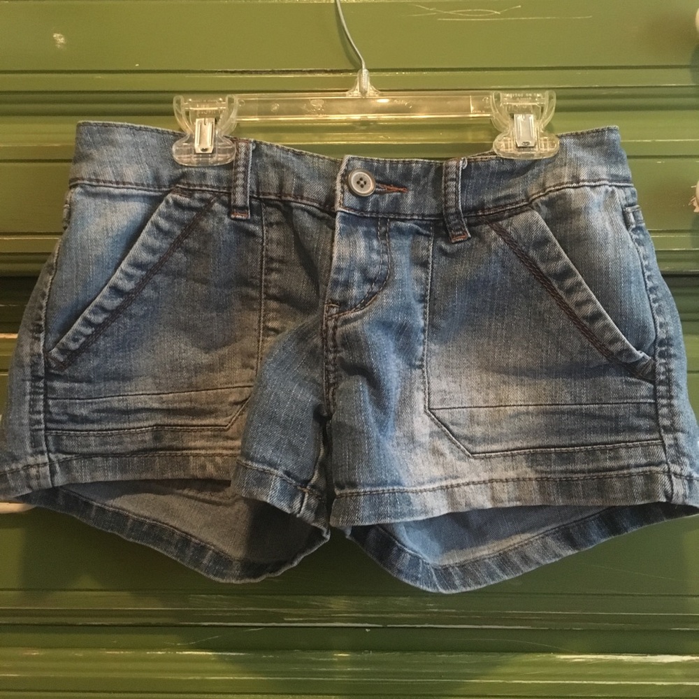 UNIONBAY || Light Wash Denim Shorts